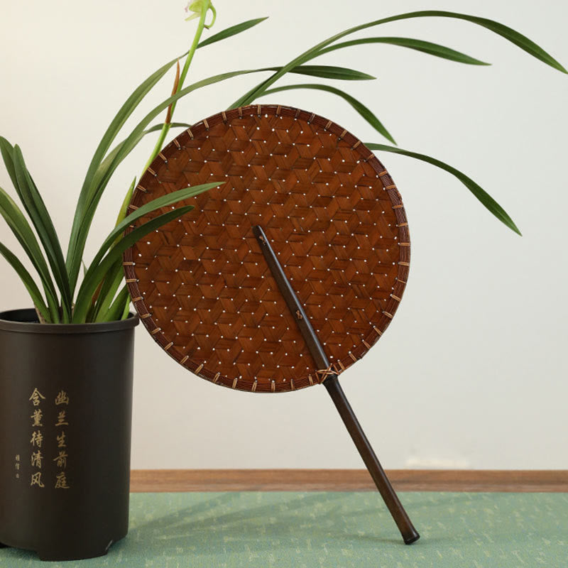 Handgefertigter runder achteckiger Bambusfächer im Vintage-Chinesischen Stil mit langem Griff von Buddha Steine