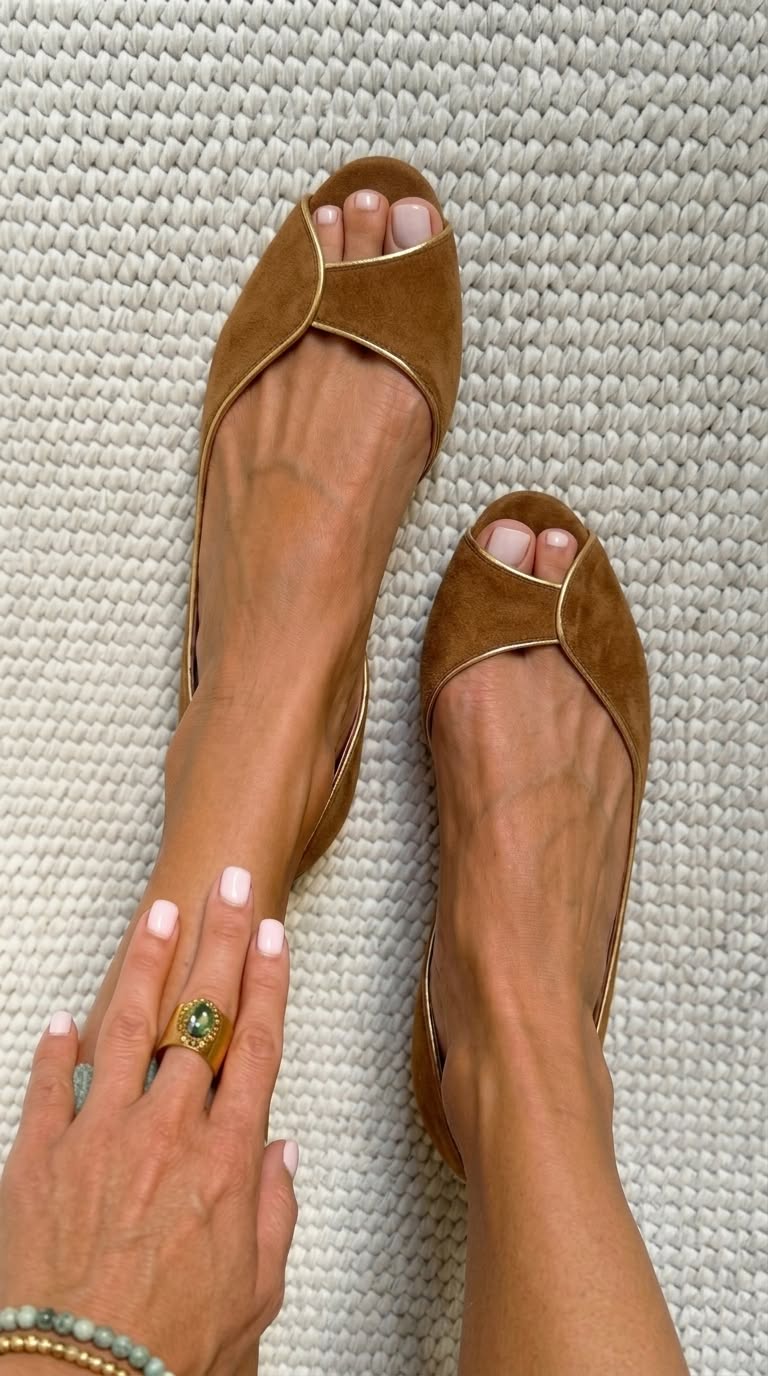 Beige und goldene Ballerinas mit offener Zehenpartie von Orsay