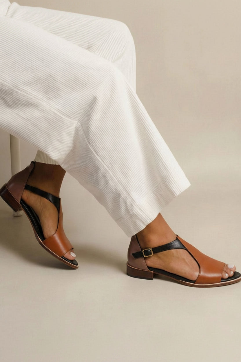 Braune PU-Leder Sandalen für den Sommer mit Knöchelriemen