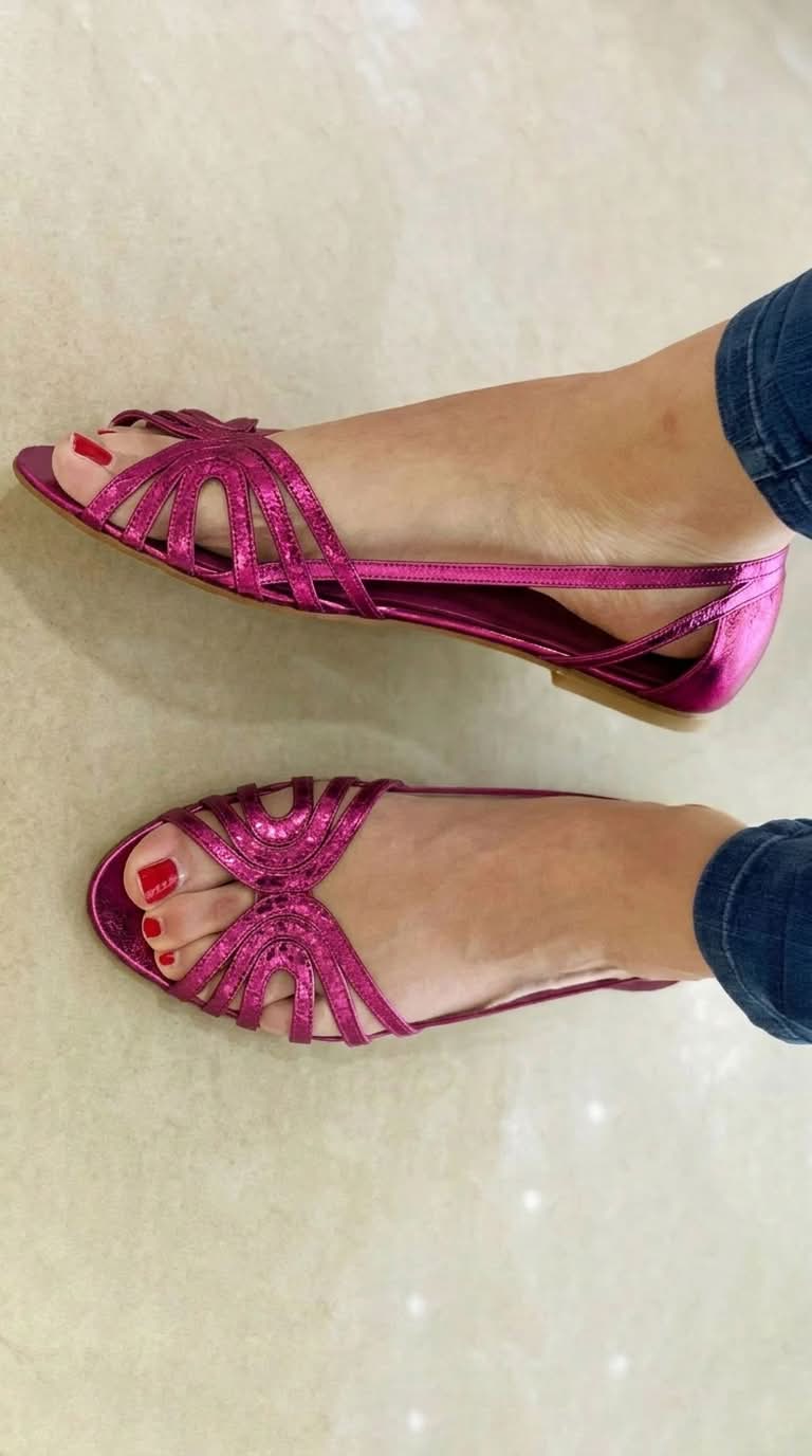 Glänzende Metallische Cut-Out Peeptoe Sandalen