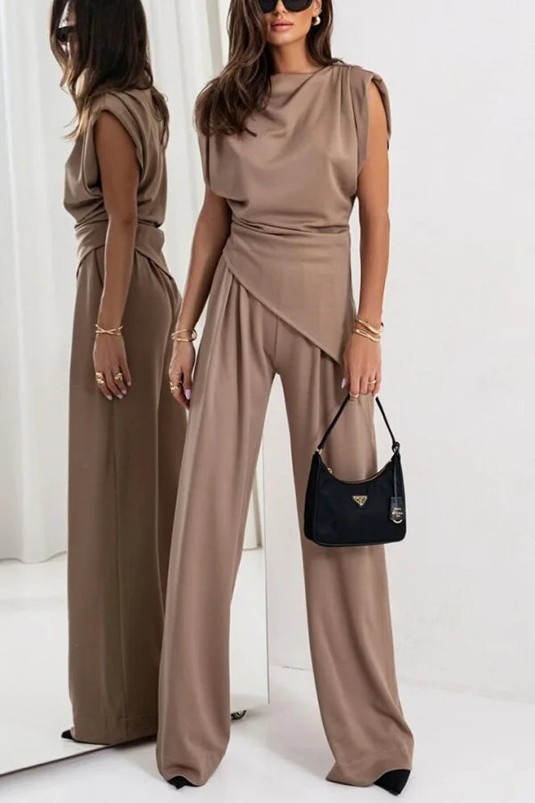 Ensemble deux pièces femme composé d'un haut asymétrique et d'un pantalon large