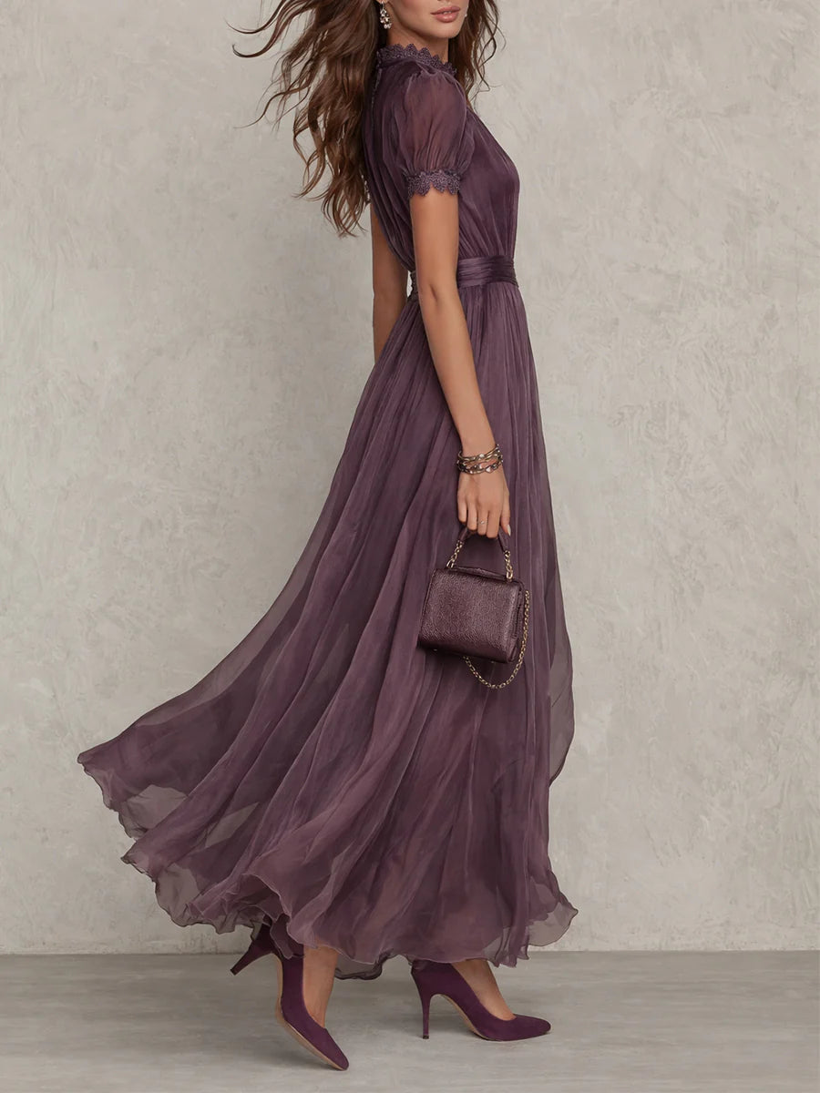 Flavia | Langes lila Kleid mit Schlüssel-Ausschnitt" can be rewritten as:

"Flavia | Elegantes lila Maxikleid mit Schlüssel-Ausschnitt